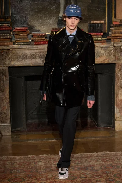 Look 33